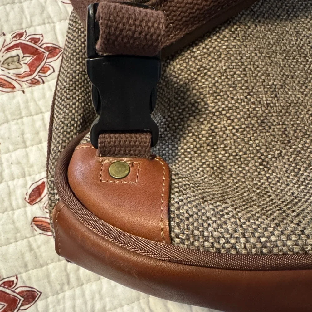 Orvis Leather and Tweed Backpack - Picture 6 of 11